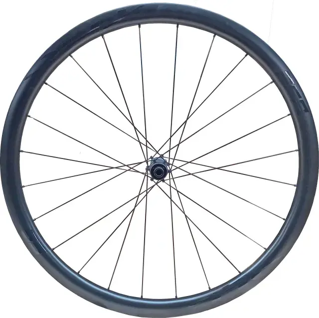 trc-fcr35-voorwiel-2023.webp